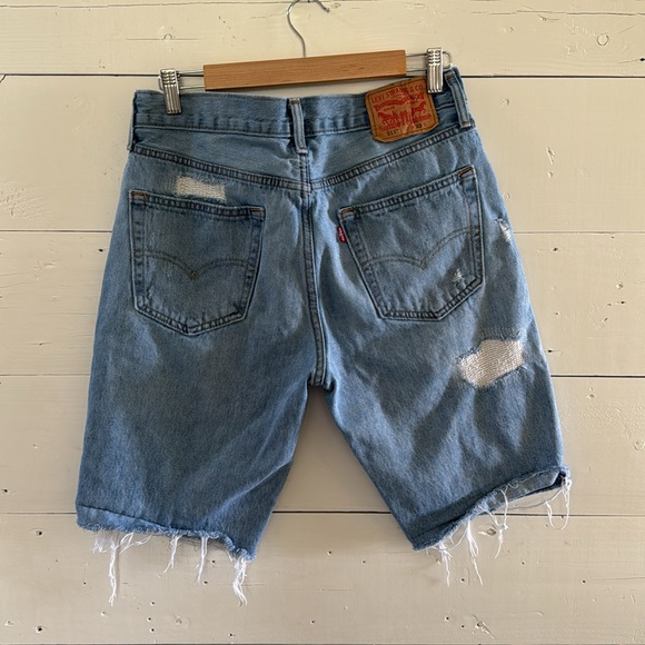 Levi’s Cutoffs - Picture 2 of 5